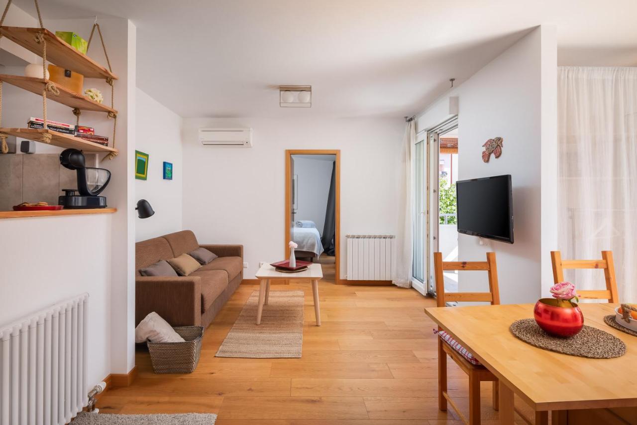 Modern Apt With Terrace 4 Min Walk To The Beach Split Exterior photo