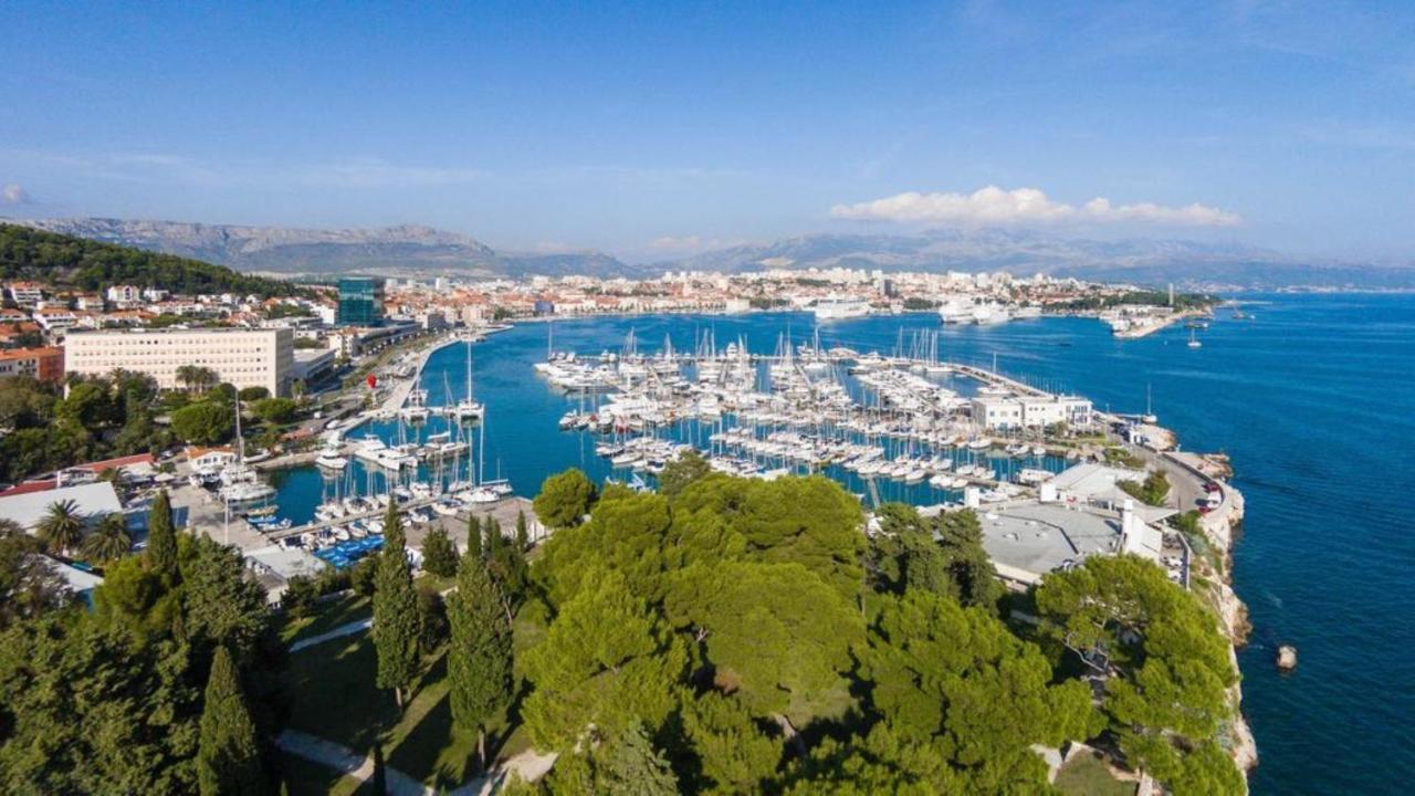Modern Apt With Terrace 4 Min Walk To The Beach Split Exterior photo